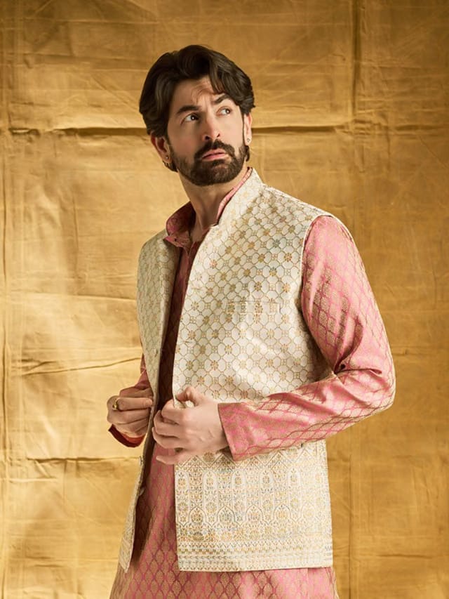 Men Embroidered Mandarin Collar Nehru Jacket