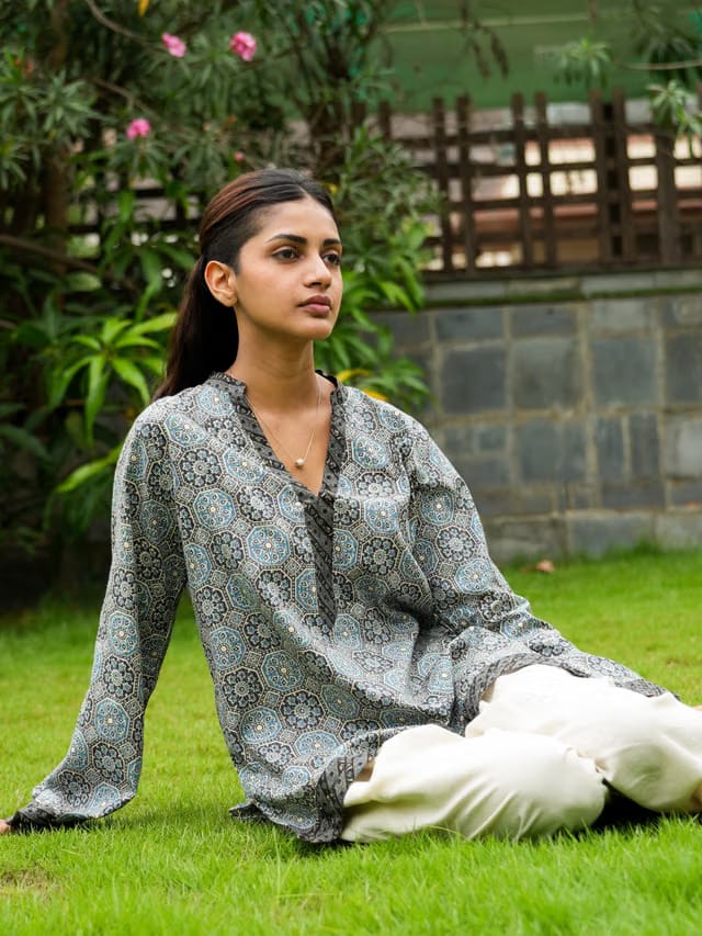 Katha Sleeved Kurti
