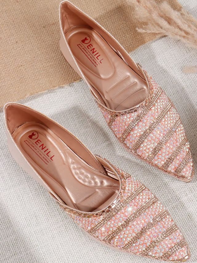 Women Embellished Pointed Toe Mojaris