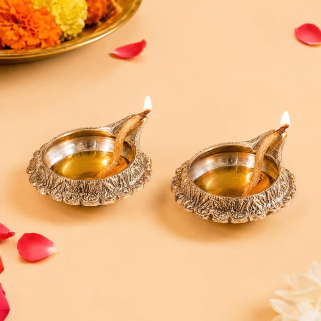 Brass Diya for Puja, 2 Piece, Antique Gold Kuber Designa in Gold Antique Finished Pooja Decoration Item for Home and