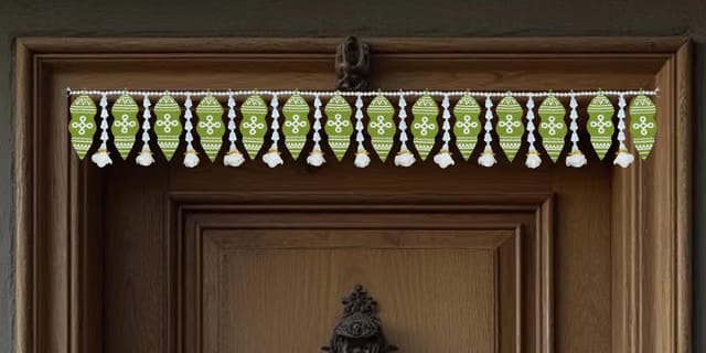 Amazon Brand UMI - Toran for Main Door Entrance, Handmade Mango Leaf Toran, Traditional Bandarwal for Festival, Pooja