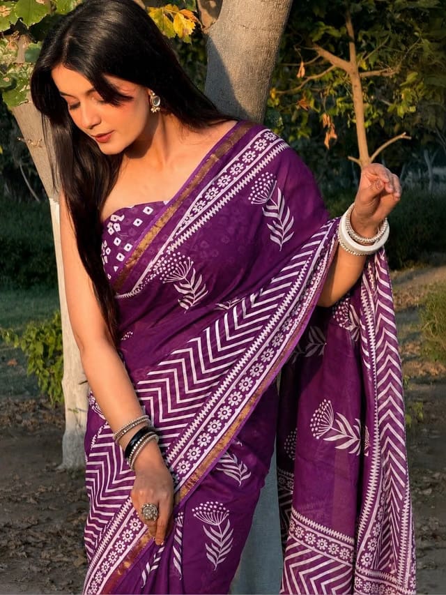 Lovwear Ethnic Motifs Pure Cotton Fusion Ikat Saree