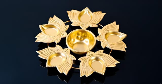 Lotus Shape Flower Decorative Urli Bowl Handcrafted Bowl for Floating Flowers for Home and Diwali Gift -7 Inches.