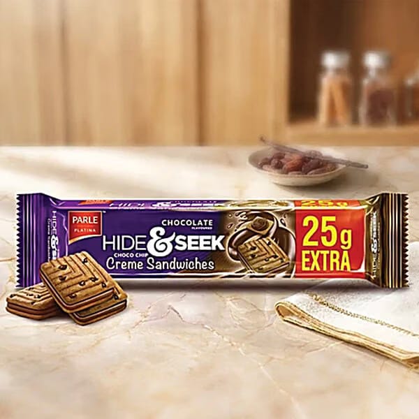 Parle Platina Chocolate Flavoured Hide & Seek Choco Chip Creme Sandwich Biscuits