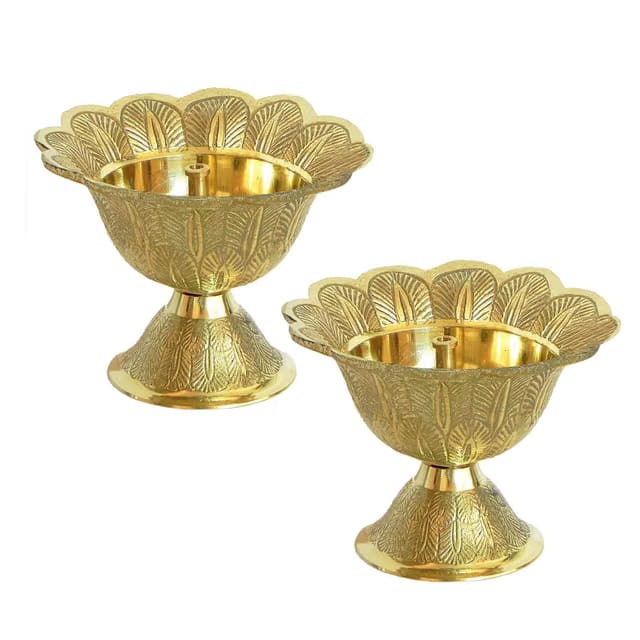 Tip 'n' Top® Brass Traditional Design Lotus Akhand Diya Oil Lamp for Home Pooja and Decoration Size- 5 CM Height (Gold)