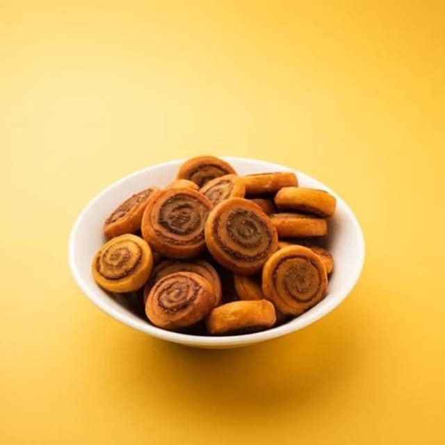 Royal foodery BHAKARWADI SMALL Bhakarwadi