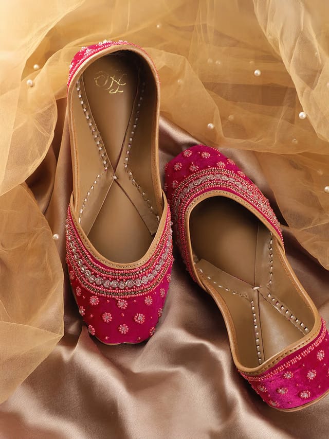 House of Pataudi Women Embellished Ethnic Mojaris