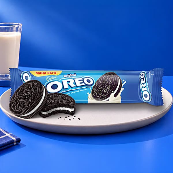Cadbury Oreo Original Chocolatey Sandwich Biscuits