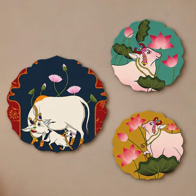 Artvibes Sacred Cow Pichwai Art Round Shape MDF Wooden Wall Decor Items