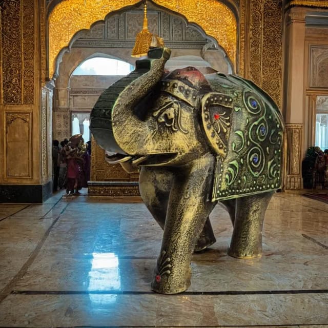 V.I.C. Wooden Elephant Statue (Green, 6 INCHES)