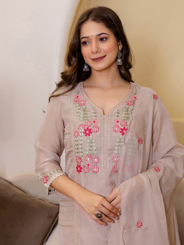Women Ethnic Motif Embroidered Thread Work Kurta Set With Dupatta