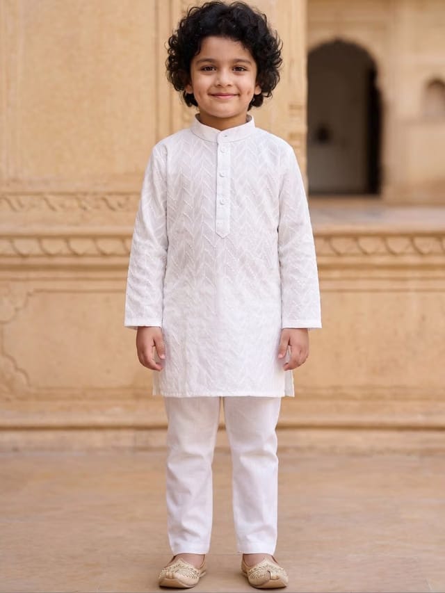 Boys Ethnic Motifs Embroidered Chikankari Pure Cotton Kurta with Pyjamas