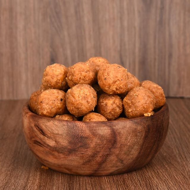 Fresh Bangla Naru Ladoo- 250 G, Coconut Gur Laddoo, Bengali Sweet Laddu Indian Mithaai for Puja