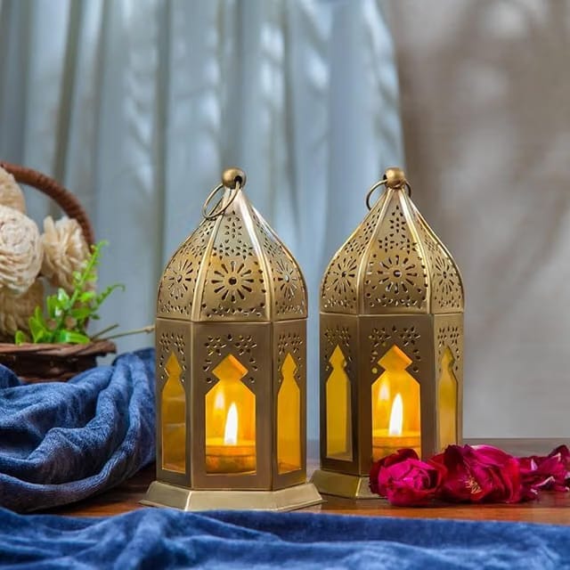 LE'SIJA DECORATIONS Metal Moraccan Iron Lantern/Lamp with T-Light Candle Holder