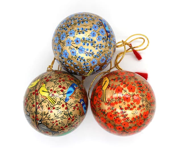 Traditional Kashmiri Papier Mache Christmas Ornament Balls, Gold with White Snowflake Pattern