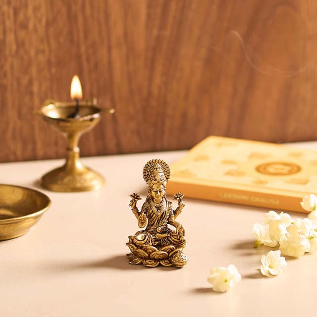 Goddess Lakshmi Idol