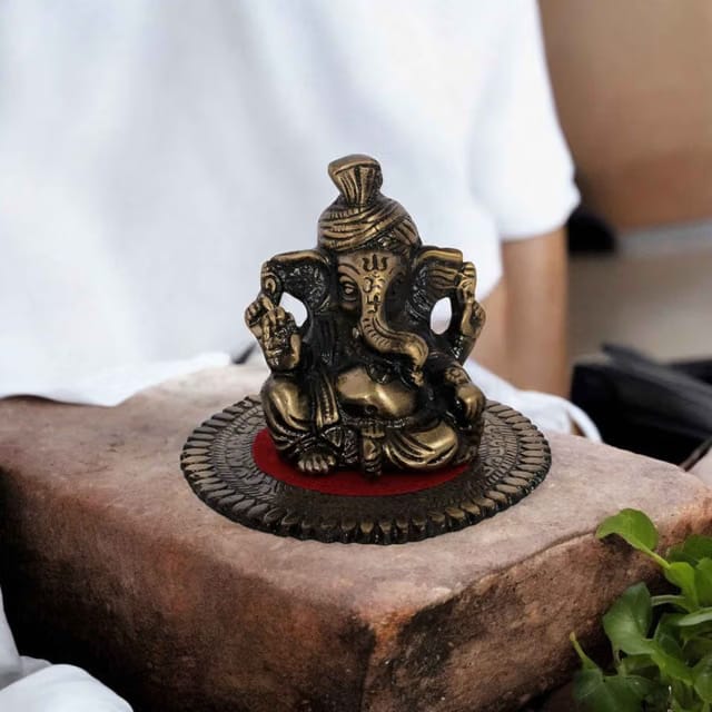 Metal Phagdi Lord Ganesha on Round Base