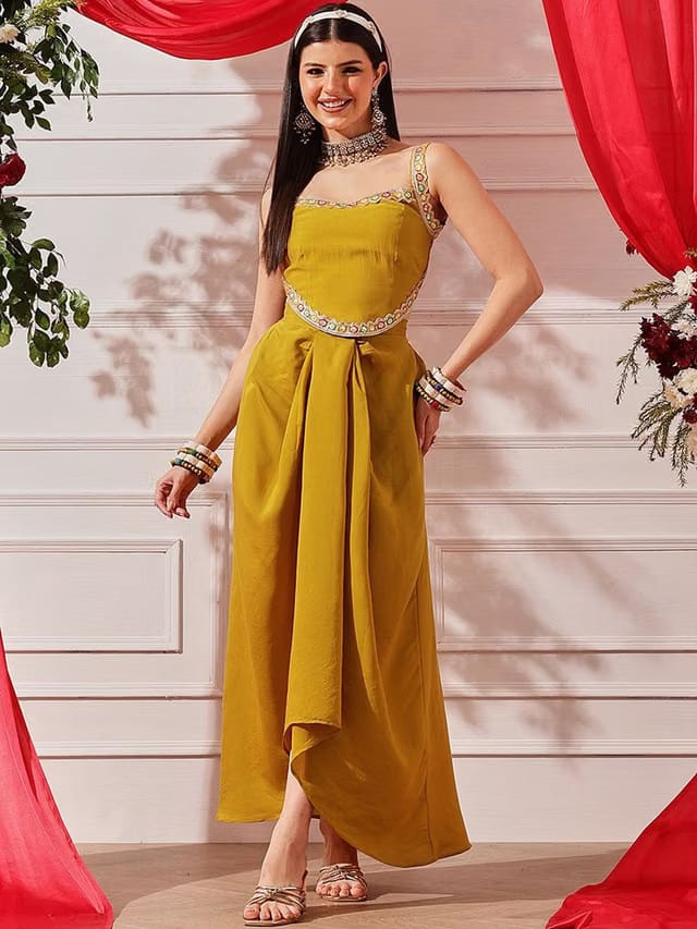Women Embroidered Shoulder Straps Top With Skirt Co-Ords