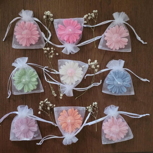 CANDLE CABINETS Scented Daisy Candle Set of 9