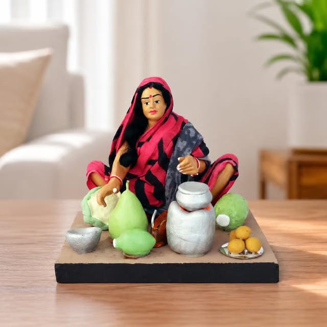 Terracotta Clay Mother's Hand Cooking Miniature Figurine for Kitchen Decor, Showcase, Cultural Display, Festive Gift