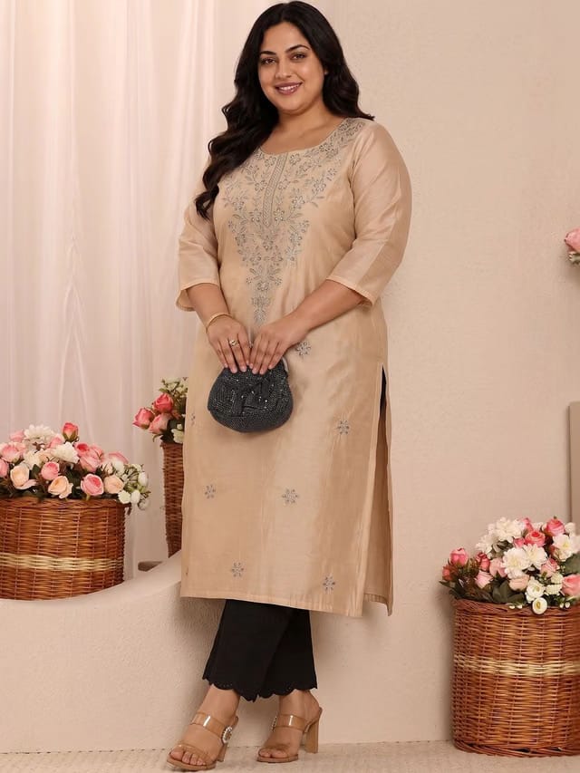 Women Ethnic Motifs Embroidered Thread Work Chanderi Silk Kurta