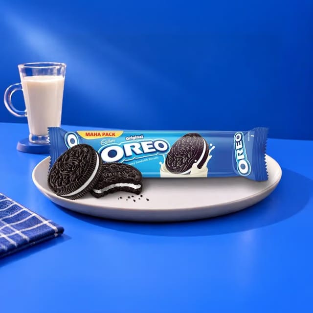 Oreo Vanilla Flavour Sandwich Cream Biscuits