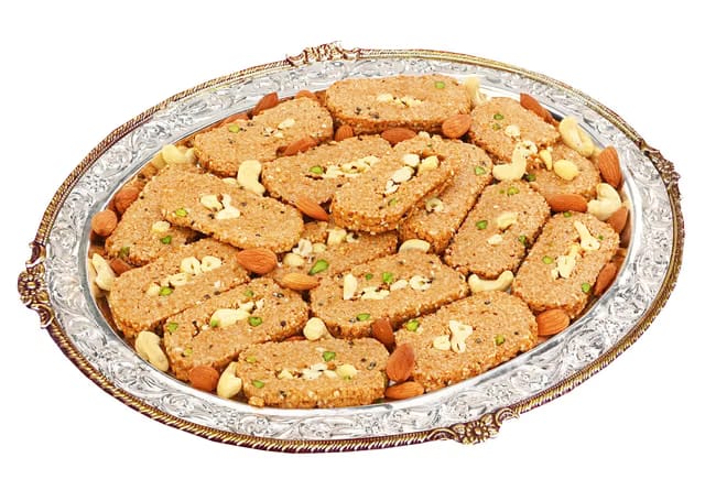 Manohar Lal Daulat Ram Garg Shahi Dry Fruit Jaggery/Gur Gajak -