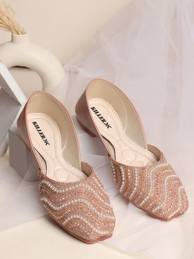 Women Square Toe Ethnic Embellished Mojaris