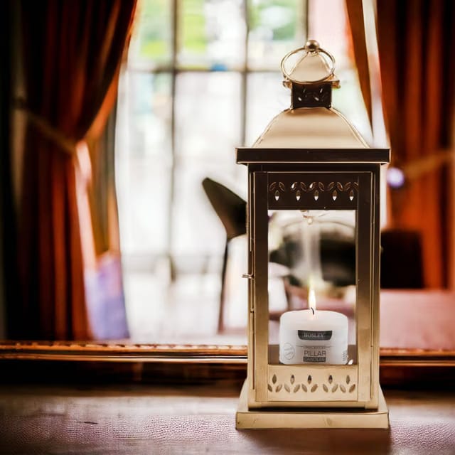 Hosley Decorative Iron Lantern with Pillar Candle (13.97 cm x 13.97 cm x 35.56 cm, Gold) (G59561)