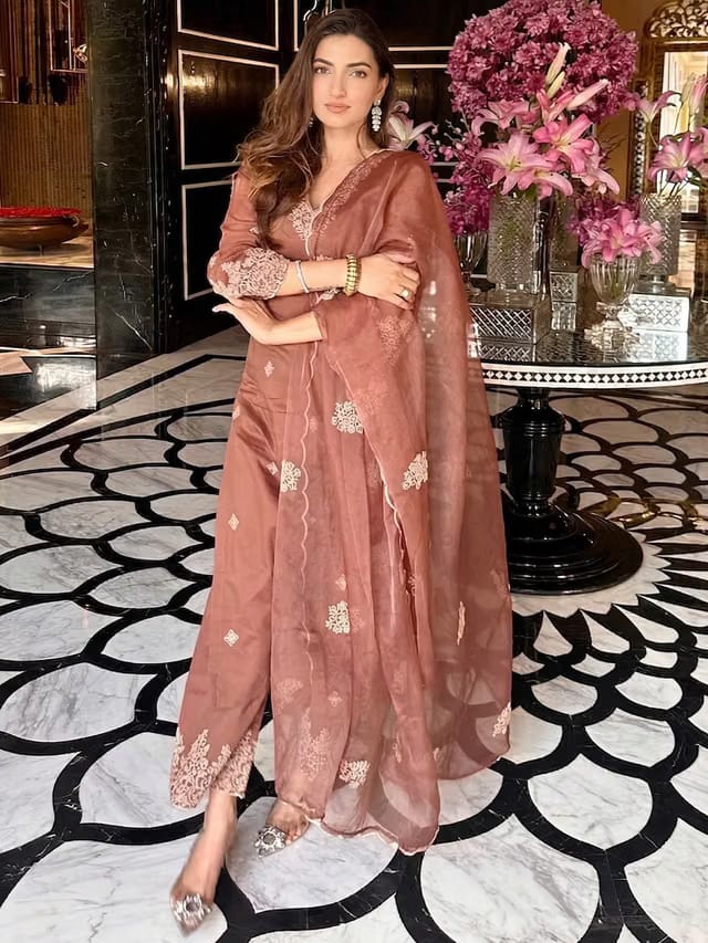 Floral Embroidered Regular Thread Work Straight Kurta with Palazzos & Dupatta