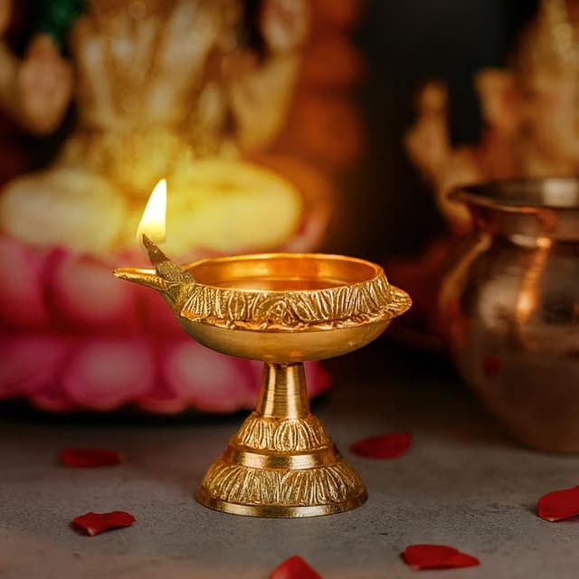 Pure Brass Kuber Diya with Stand Akhand Deepak Jyoti Oil Lamp Handcrafted Pital Vilakku for Mandir Temples Home Pooja