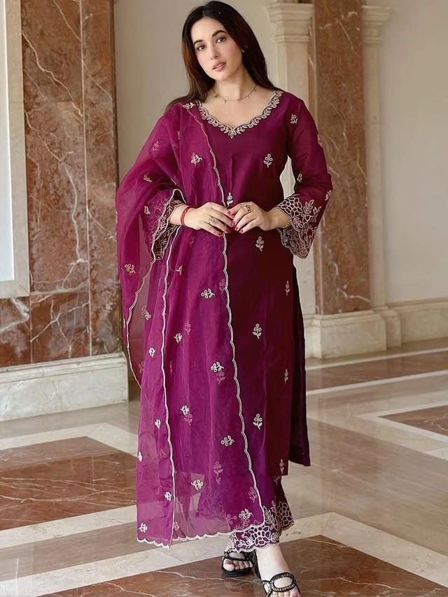Women Ethnic Motifs Embroidered Regular Thread Work Kurta with Trousers & Dupatta