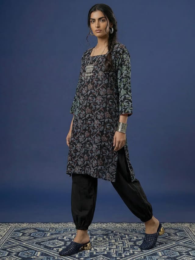 Taavi Ajrakh Printed Kurta