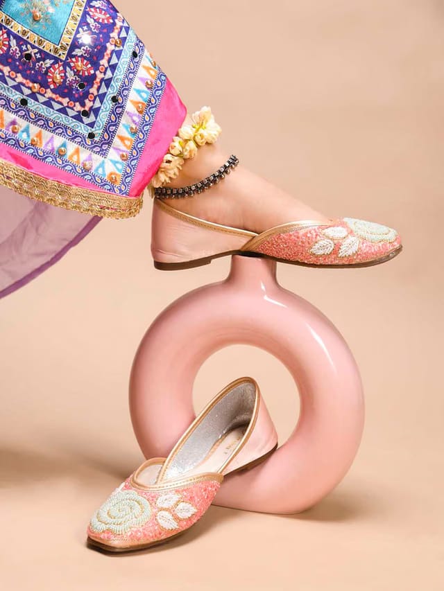 Women Ethnic Jutti Fulkari Mojari Bellies Slip-On Embellished Shoes