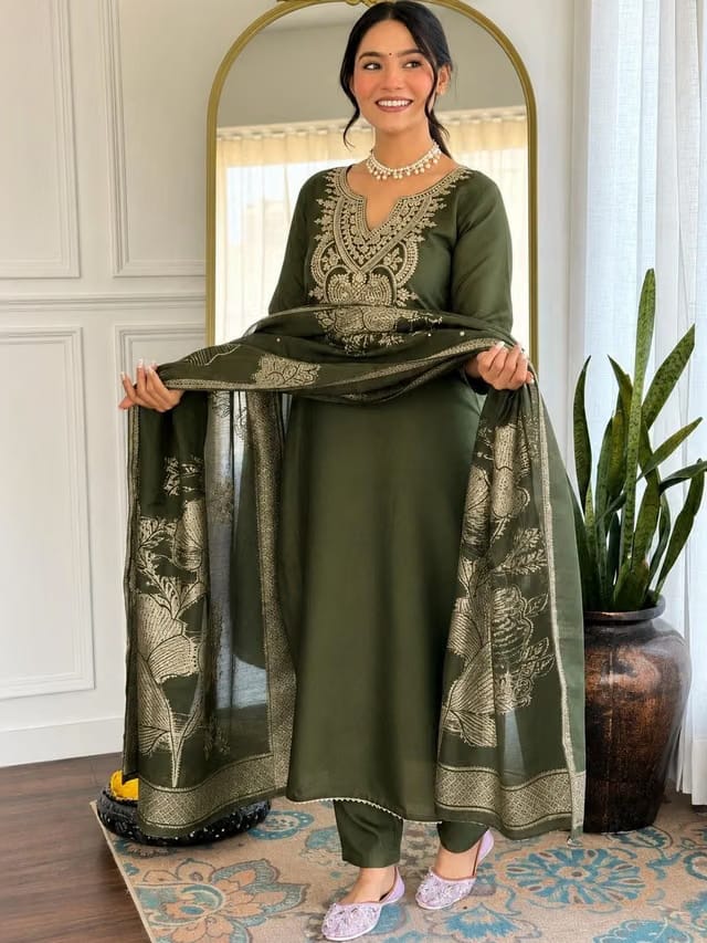 Women Ethnic Motifs Embroidered Regular Kurta with Trousers & With Dupatta