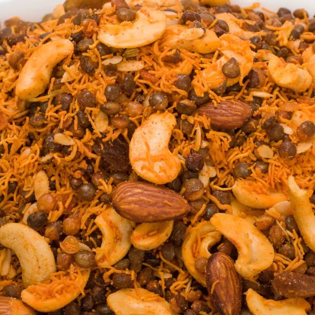 FreshTrain Dry Fruit Dal Moth Namkeen