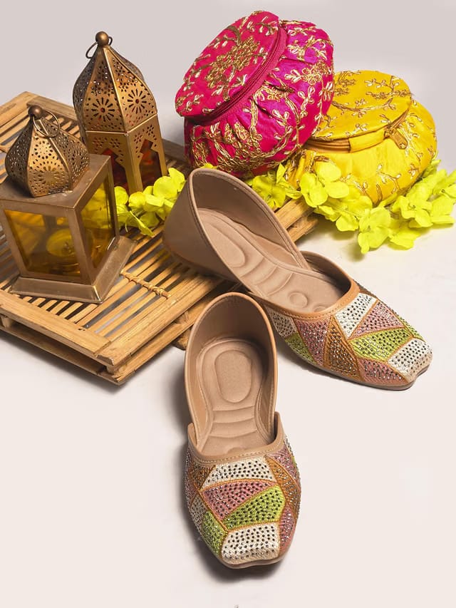 Women Embellished Ethnic Mojaris Flats