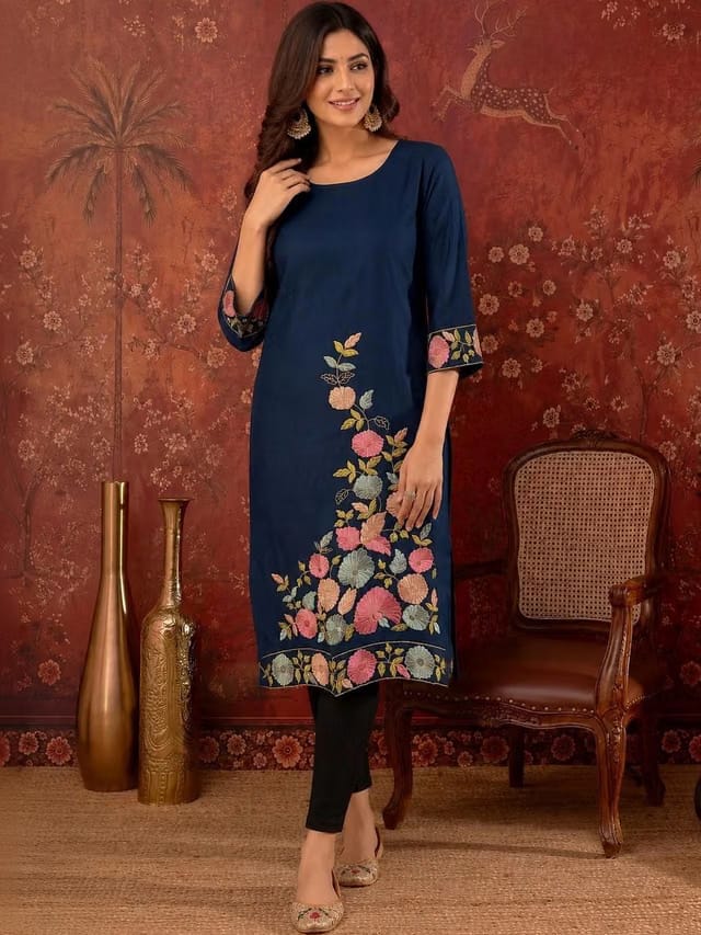 Women Floral Embroidered Thread Work Floral Kurta