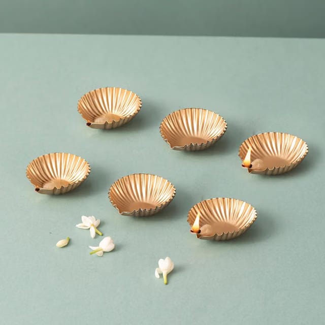 Nestroots Floral Motif Diya Set