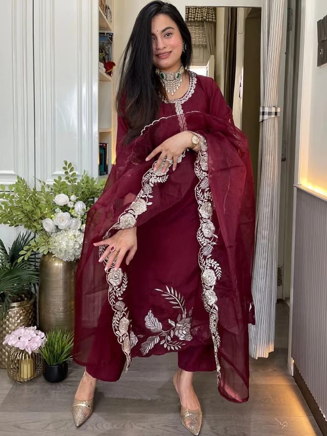 Women Floral Embroidered Regular Thread Work Chanderi Silk Kurta with Palazzos & With Dupatta