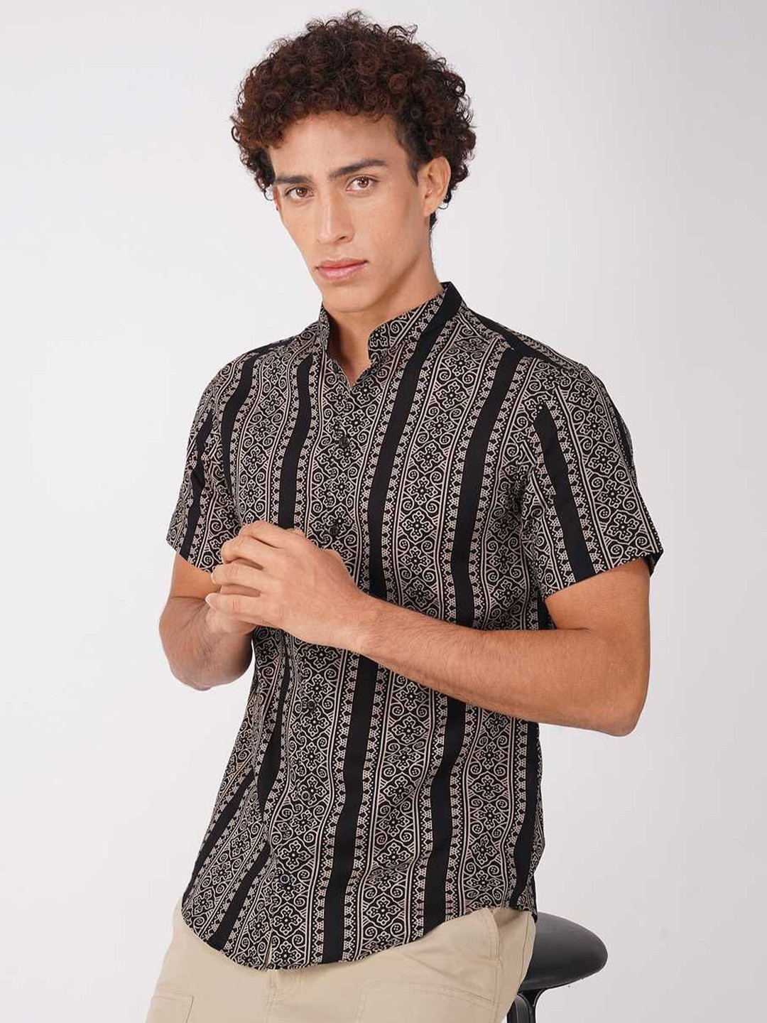 Vastraa Fusion Men Printed Casual Shirt