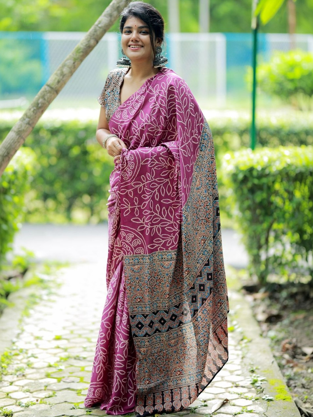 KALINI Ethnic Motifs Silk Blend Bandhani Saree